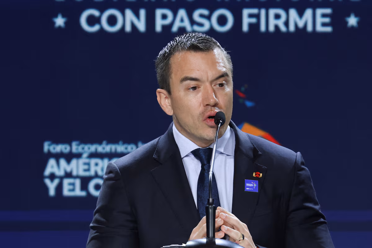 Ecuador imposes a curfew in several coastal provinces to combat organized crime