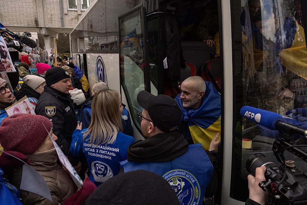 L’Ukraine et la Russie échangent chacune 200 prisonniers de guerre