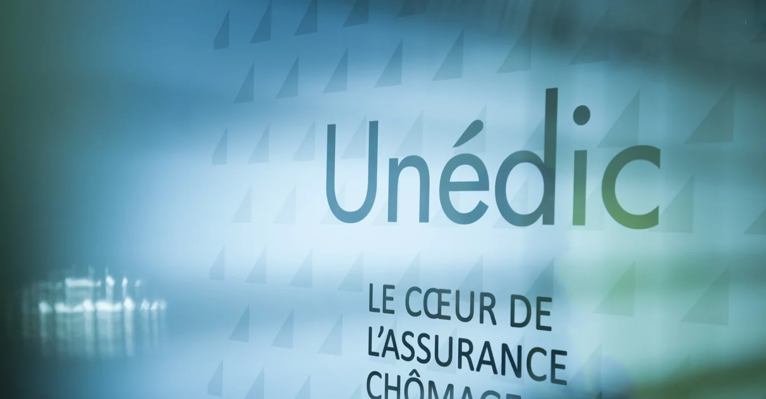 L'Unédic prévoit un déficit de 2,1 milliards d'euros en 2026, avant un retour aux excédents