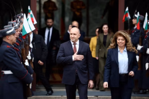 L’ancien président bulgare Roumen Radev enregistre un parti pour les législatives du 19 avril (AP)