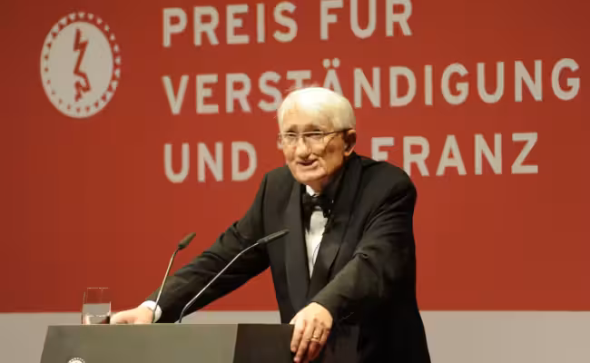 Le philosophe Jürgen Habermas, figure majeure de la pensée allemande d’après-guerre, est mort à 96 ans