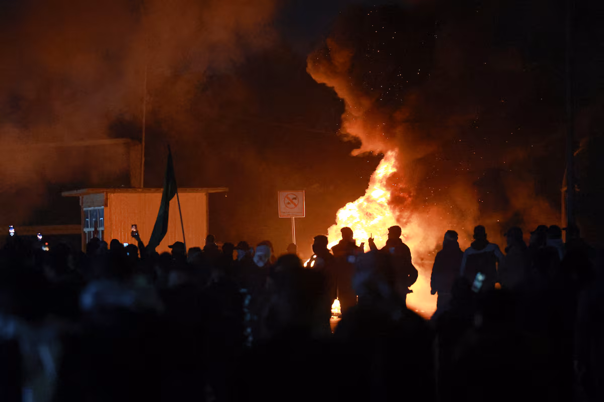 Les États-Unis annoncent leurs premières pertes dans la guerre contre l’Iran, un sondage met Trump sous pression (AP)