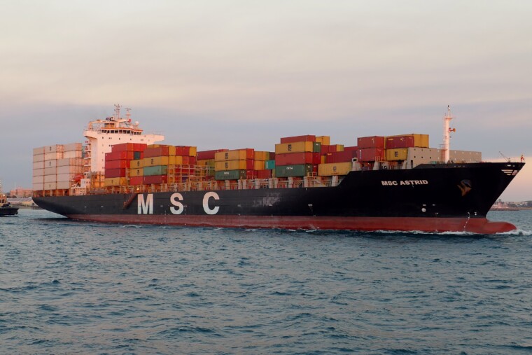 MSC met ses navires à l’abri dans le Golfe, le trafic maritime perturbé
