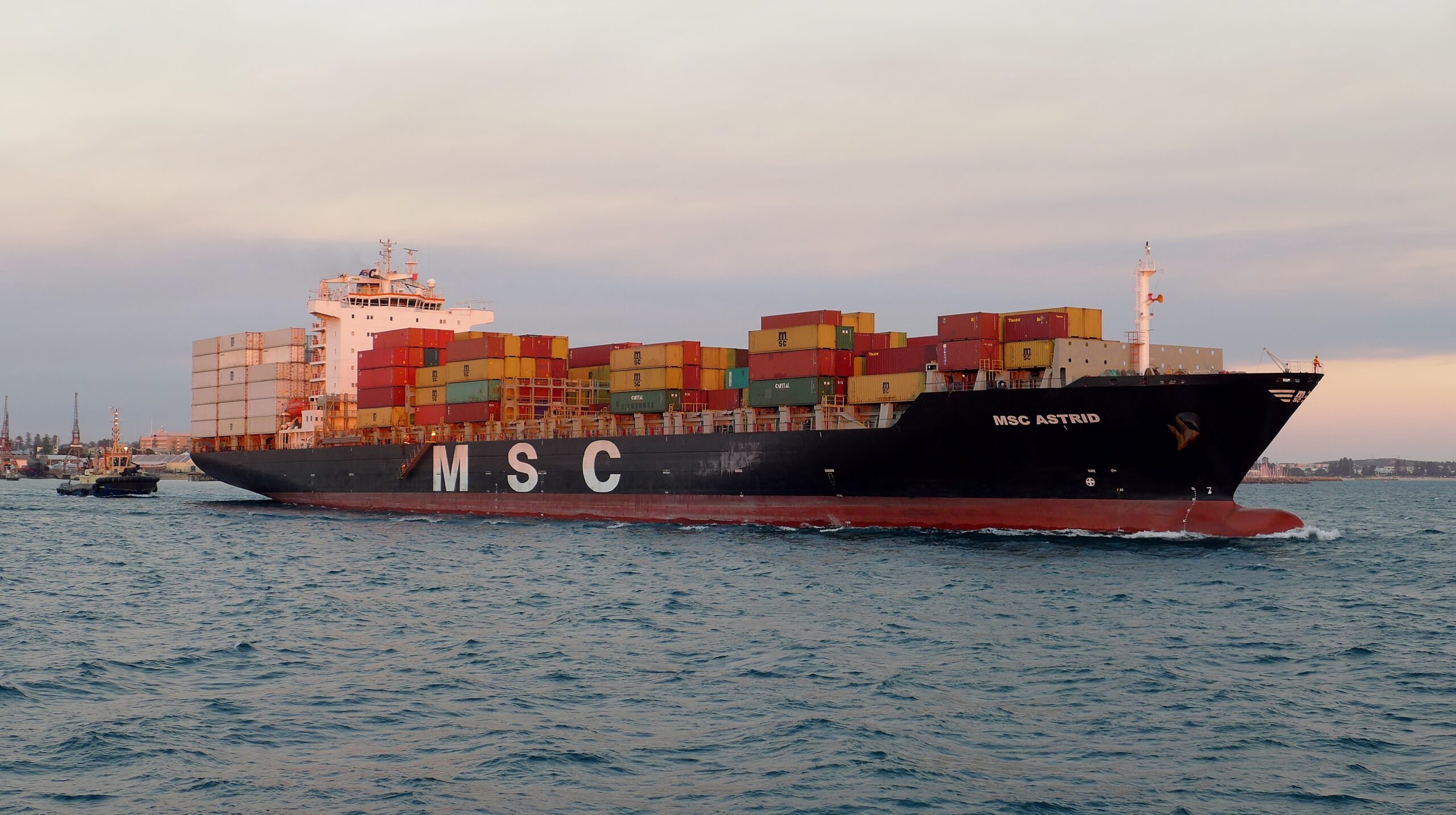 MSC met ses navires à l’abri dans le Golfe, le trafic maritime perturbé