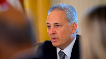 Maison Blanche : le responsable de l’IA David Sacks quitte ses fonctions et devient conseiller