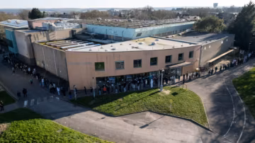 Méningite au Royaume-Uni : l’épidémie dans le Kent déclenche une ruée sur les vaccins et un débat national