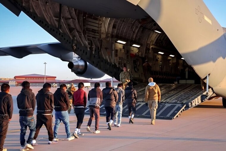 Migration : le Costa Rica accepte d’accueillir des migrants expulsés par les États-Unis