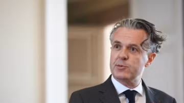 Municipales Angers : Christophe Béchu réélu maire face à la gauche