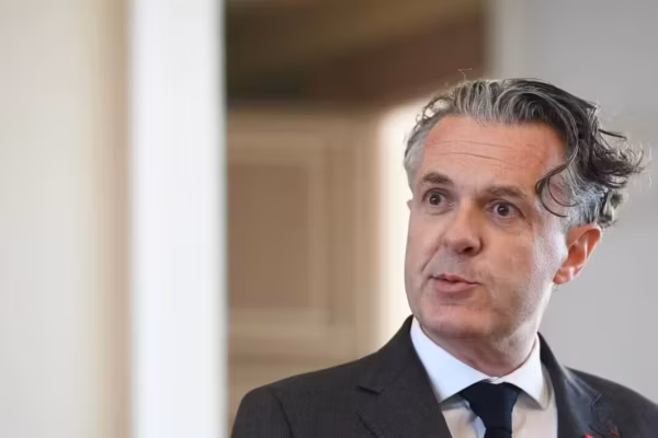 Municipales Angers : Christophe Béchu réélu maire face à la gauche
