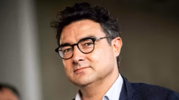 Municipales Brest : Stéphane Roudaut donné vainqueur face au maire sortant François Cuillandre