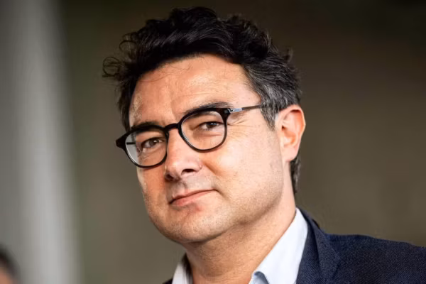Municipales Brest : Stéphane Roudaut donné vainqueur face au maire sortant François Cuillandre