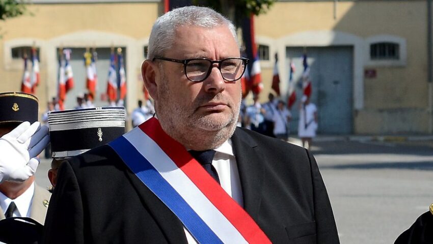 Municipales Carcassonne : Christophe Barthès (RN) légèrement en tête avant un possible second tour à quatre RN