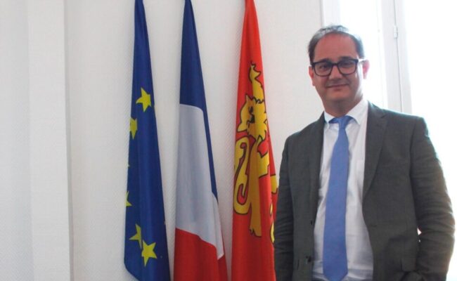 Municipales Louviers : le maire sortant François-Xavier Priollaud en tête devant le député PS Philippe Brun