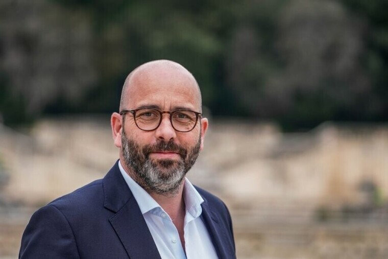 Municipales Nîmes : le communiste Vincent Bouget en tête, le RN battu