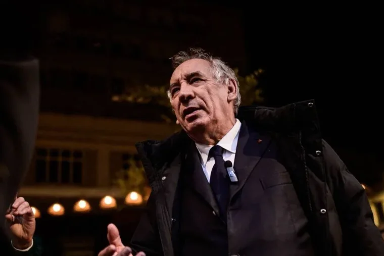 Municipales Pau : Jérôme Marbot (PS) l’emporte, François Bayrou battu PS