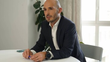 Municipales Poitiers : Anthony Brottier bat la maire écologiste sortante Léonore Moncond’huy