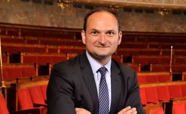 Municipales Saint-Étienne : Régis Juanico en tête d’un premier tour très dispersé