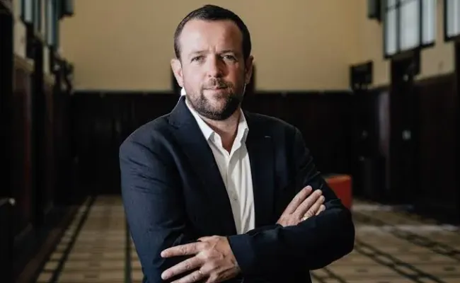 Municipales Villeurbanne : le maire sortant Cédric Van Styvandel en tête au premier tour