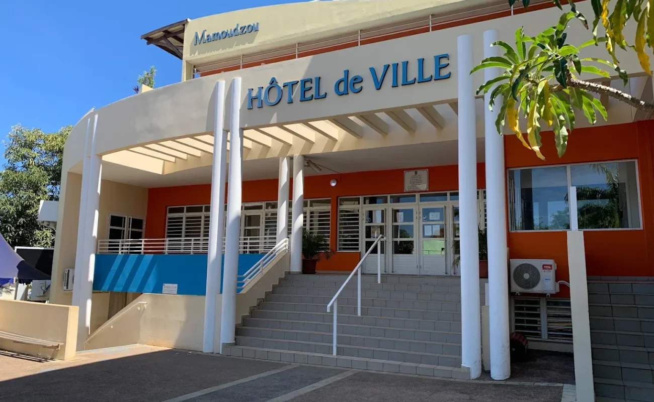 Municipales à Mayotte : renouvellement massif et percée de la droite