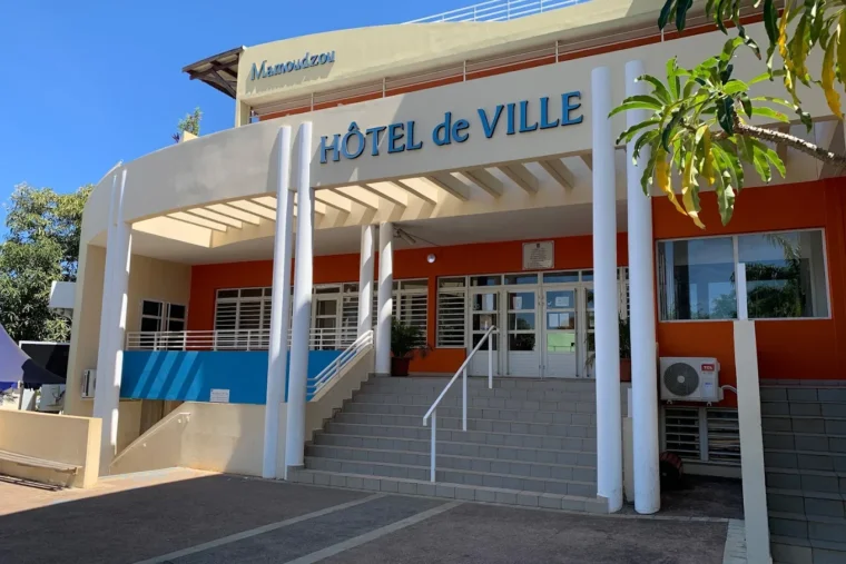 Municipales à Mayotte : renouvellement massif et percée de la droite