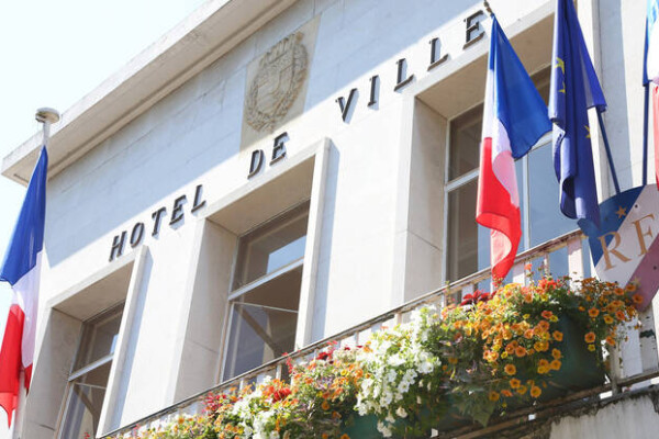 Municipales: l'heure des alliances, dernière ligne droite avant dimanche