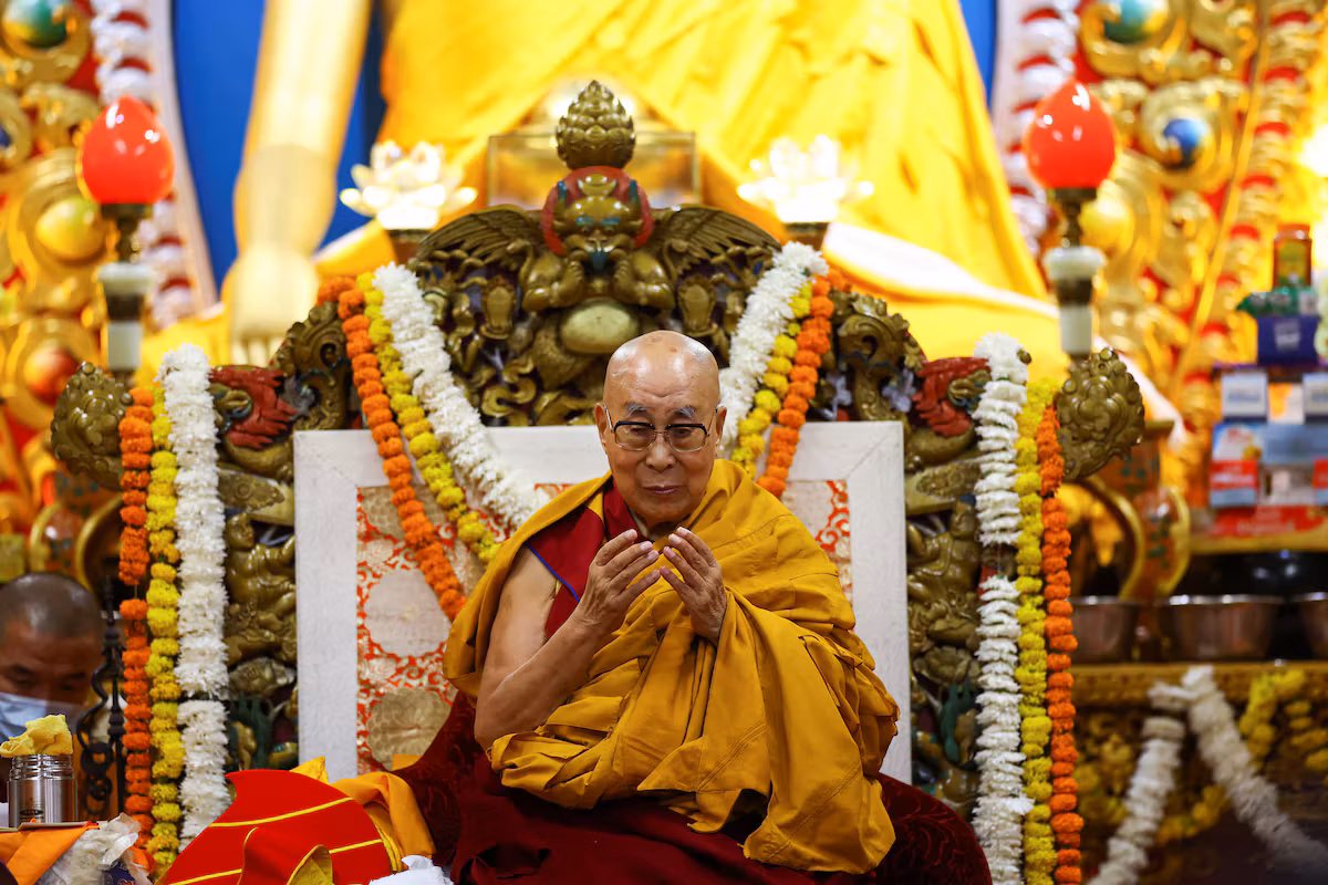 Beijing denounces "interference" after a Czech resolution on the Dalai Lama