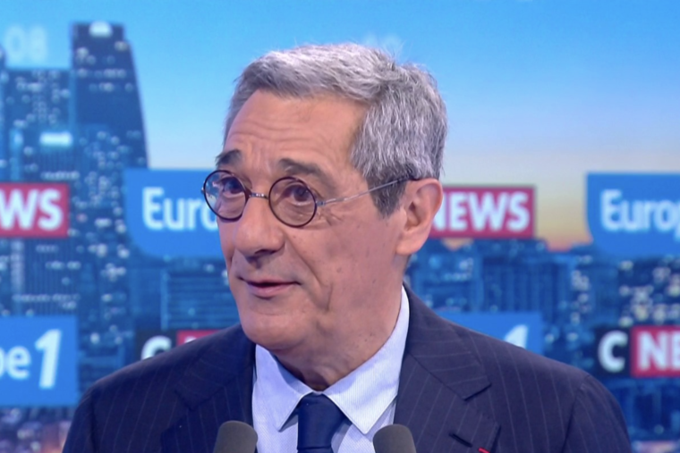 Petits colis, gros risques: l'Etat serre la vis sur les achats en ligne