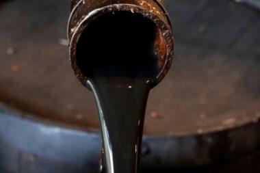 Pétrole : 108 jours de réserve, et la pompe qui s’emballe déjà