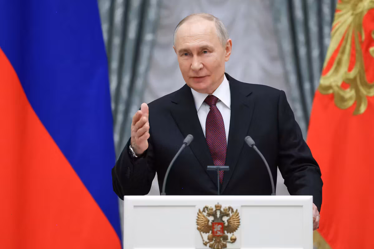 Poutine réaffirme le soutien de Moscou à l’Iran, malgré des doutes sur l’aide réelle