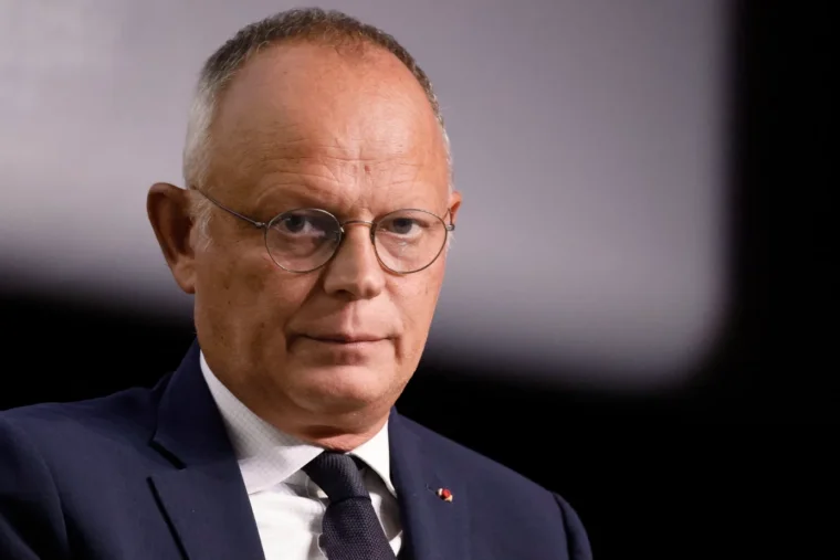 Présidentielle 2027: Édouard Philippe, seul test gagnant face au RN selon un sondage Elabe