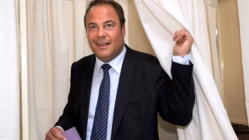 Municipales 2026 : Laurent Degallaix (UDI) réélu maire de Valenciennes avec 36,52 % UDI