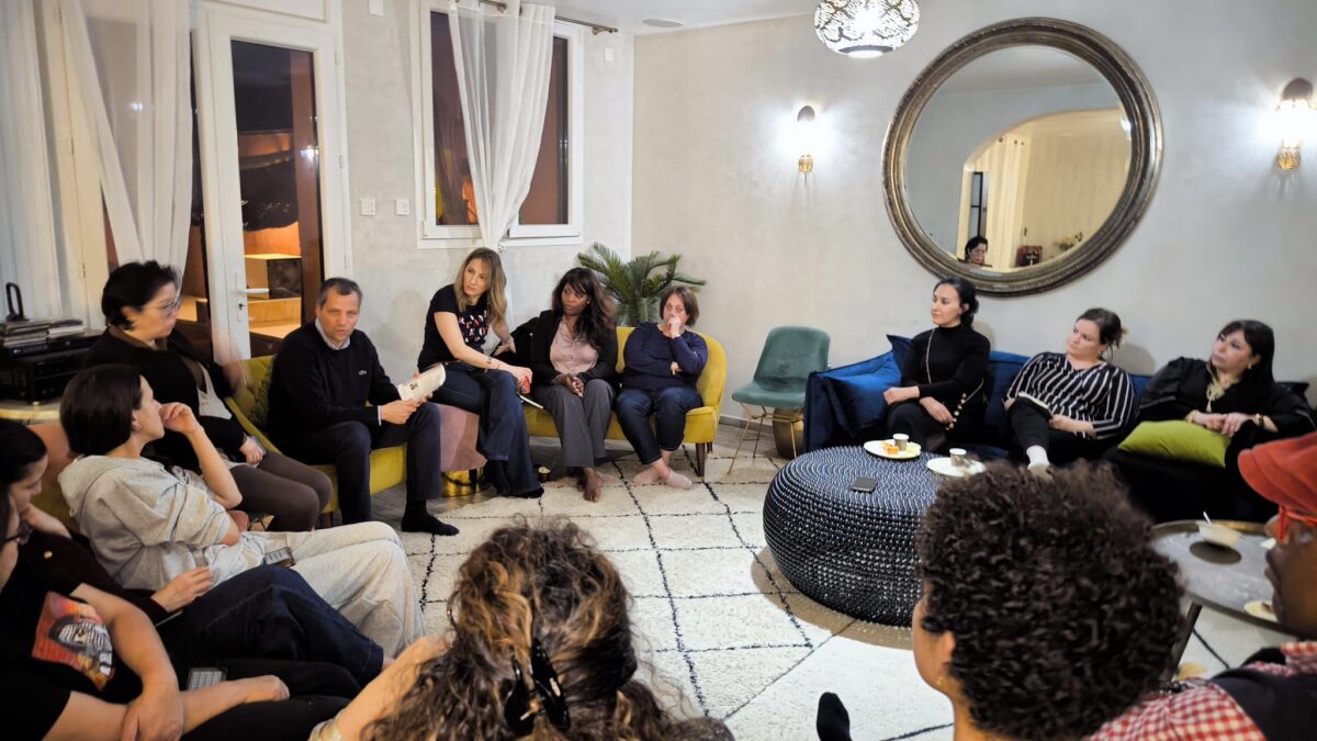 Wenn Philosophie auf die Öffentlichkeit trifft: Ein Vortrag von Karim Bouhassoun in Tours