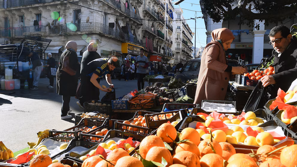 Ramadan en Algérie - la flambée des prix assombrit les tables malgré les promesses du gouvernement (AP)