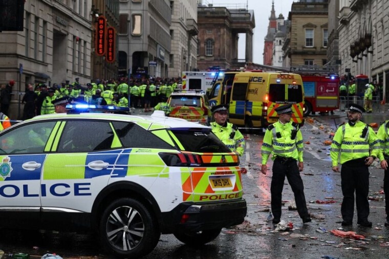 Royaume-Uni : une voiture fonce sur des piétons à Derby, la piste terroriste envisagée
