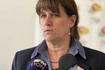 Sainte-Foy-lès-Lyon : large victoire dès le premier tour pour la maire sortante Véronique Sarselli (LR) LR