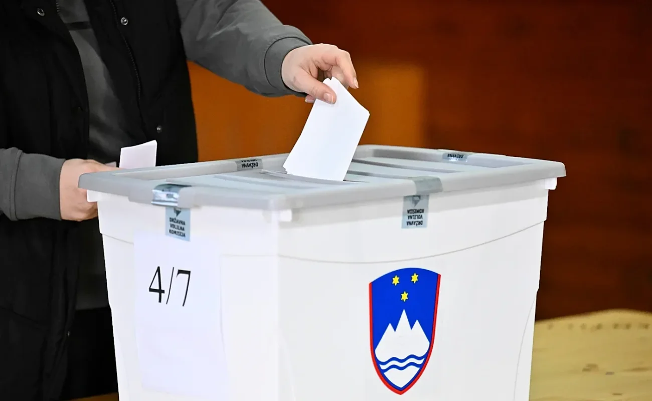 Slovénie : libéraux et populistes au coude-à-coude, vers un Parlement sans majorité