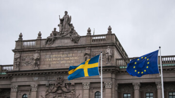 Suède : un projet de loi durcit les conditions de séjour des migrants