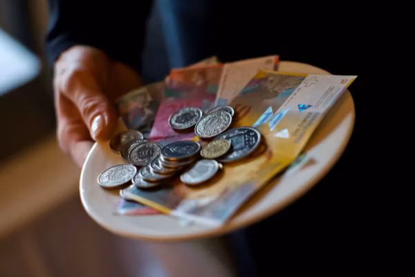 Suisse : le cash résiste, les paiements mobiles marquent le pas