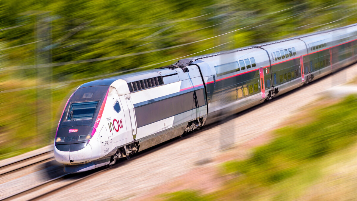 Un TGV Nice-Paris bloqué huit heures dans un tunnel près de Marseille