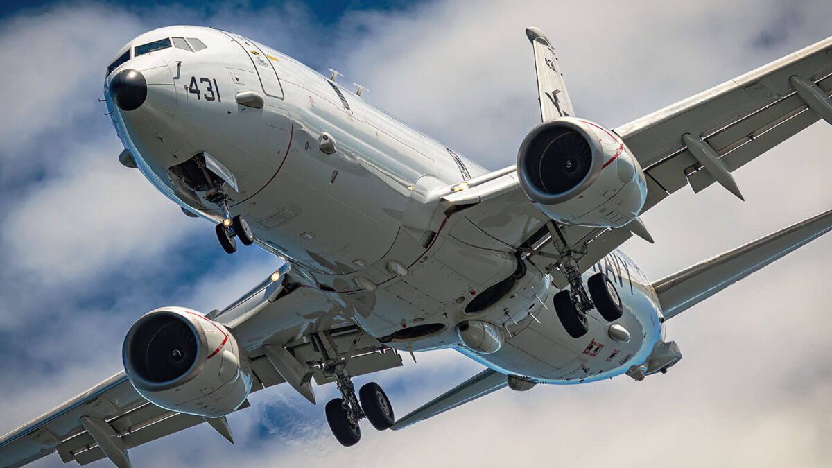 Un avion américain survole le détroit de Taïwan avant la visite prévue de Trump en Chine