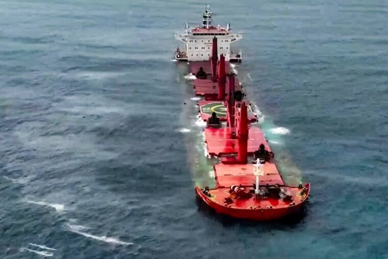 Un cargo battant pavillon panaméen coule au large du Sahara occidental, l’équipage secouru — photo