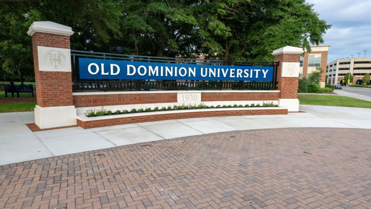 Un tireur abattu sur le campus d’une université en Virginie après avoir blessé deux personnes