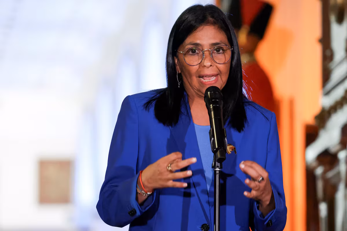 Washington menace d’inculper la dirigeante vénézuélienne Delcy Rodríguez pour accroître la pression sur Caracas (AP)