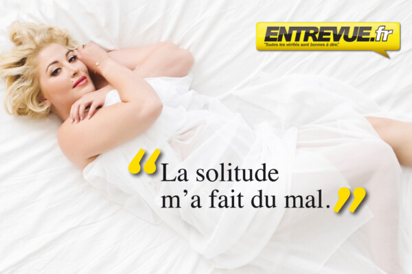 EXCLU – Quand Loana se confiait à Entrevue: « Je me retrouve en Marylin Monroe. Entourée et seule à la fois, avec des tentatives de suicide et une mort prématurée. » — photo