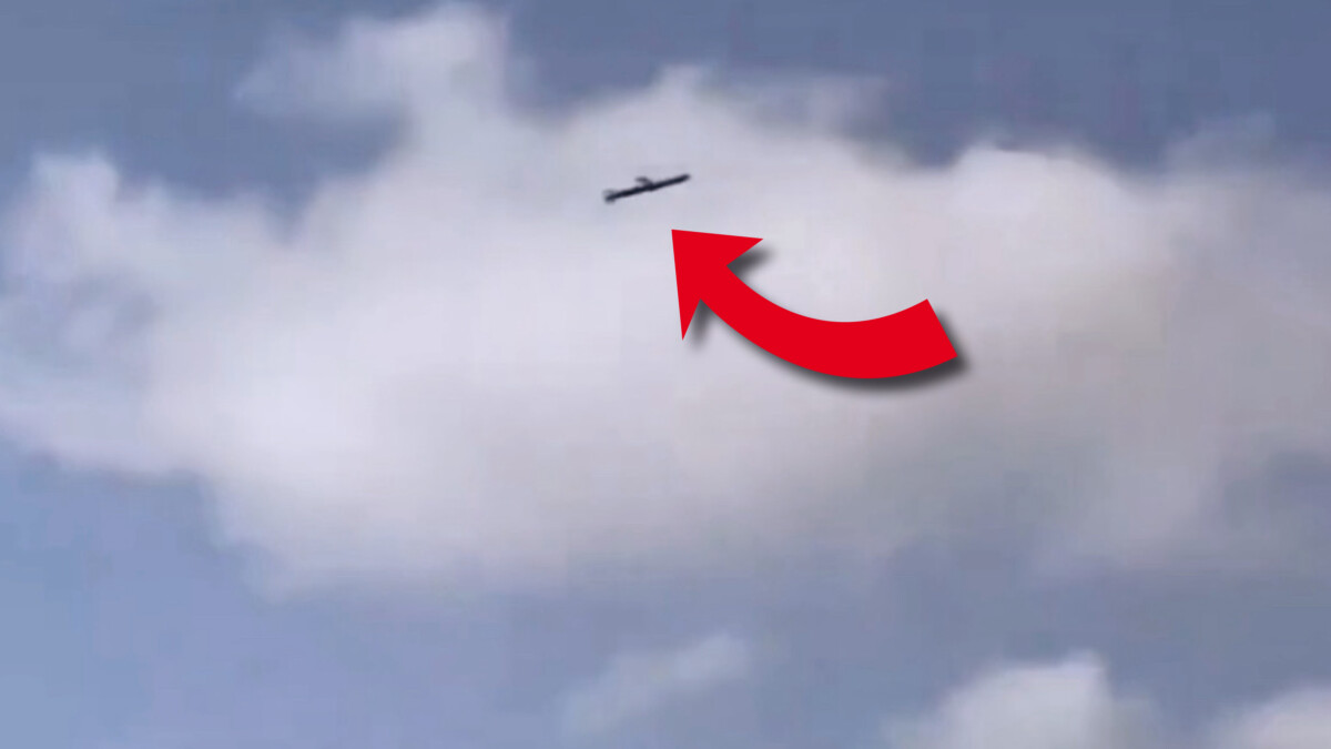 L’incroyable vidéo de deux missiles Tomahawks survolant la mer en direction de l’Iran