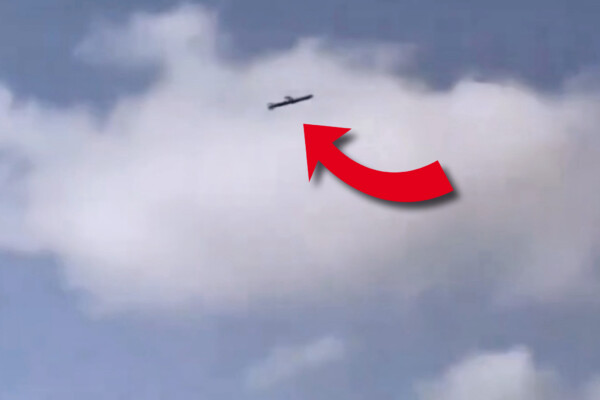 L’incroyable vidéo de deux missiles Tomahawks survolant la mer en direction de l’Iran