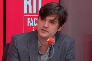 Héritage d’Alain Delon : Alain-Fabien Delon suspend sa demande d’annulation du testament devant la justice française