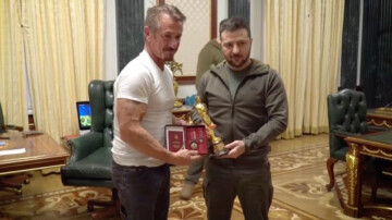 Lauréat d'un Oscar, Sean Penn n'était pas à la cérémonie mais à Kiev pour soutenir Zelensky