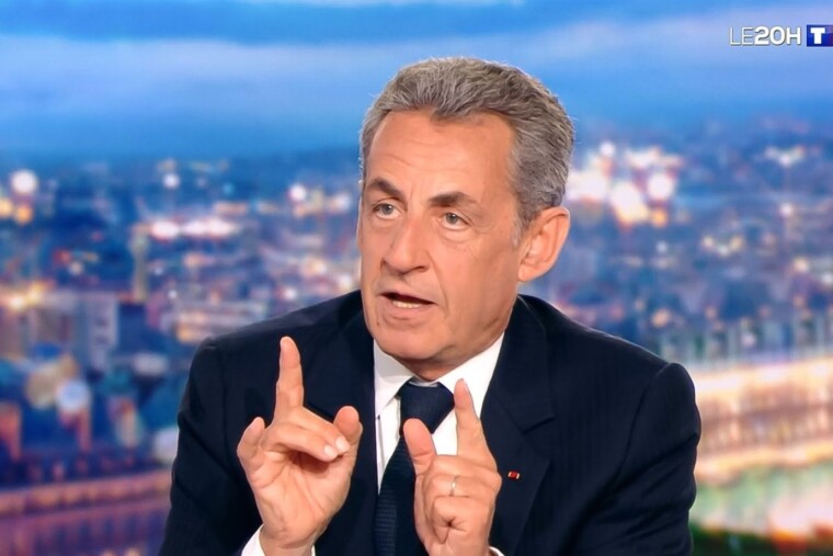 Nicolas Sarkozy devra continuer à porter un bracelet électronique après le refus de la confusion des peines