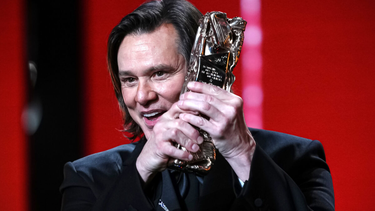 EXCLUSIVO - Jim Carrey: "Foi graças à depressão da minha mãe que comecei a agir como um bobo. Eu sempre tentava fazê-la rir para animá-la."